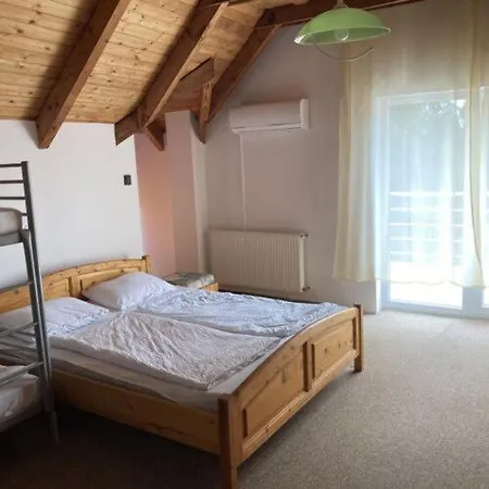 Apartman Pizza Sztori *