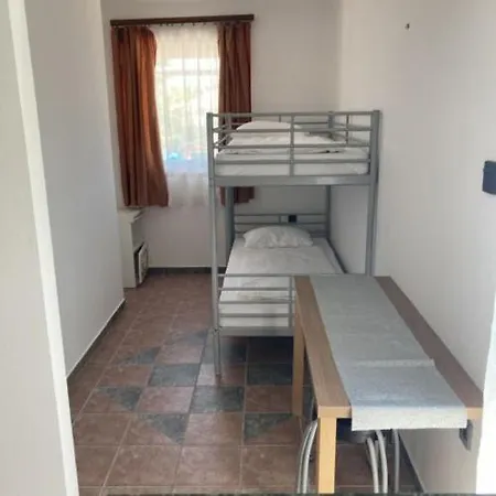 Apartment Pizza Sztori